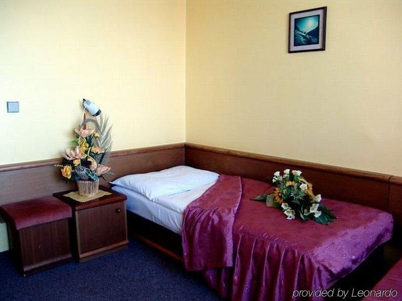 Hotel Satel Poprad Quarto foto