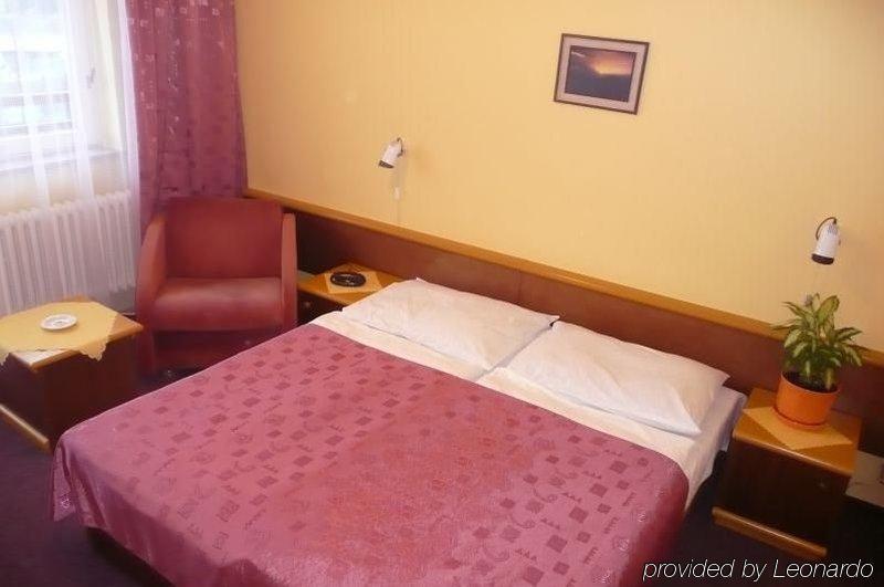 Hotel Satel Poprad Quarto foto