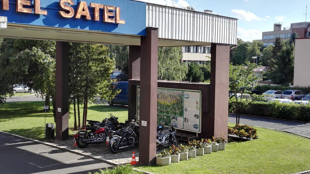 Hotel Satel Poprad Exterior foto